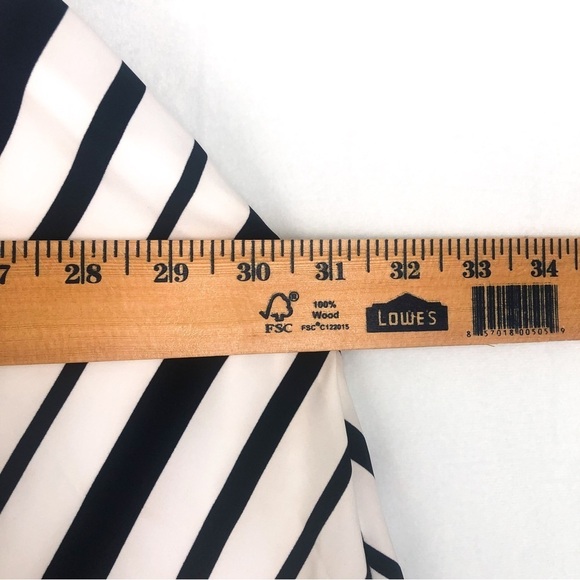 LANE BRYANT (28W) white and navy striped skirt - Picture 6 of 9